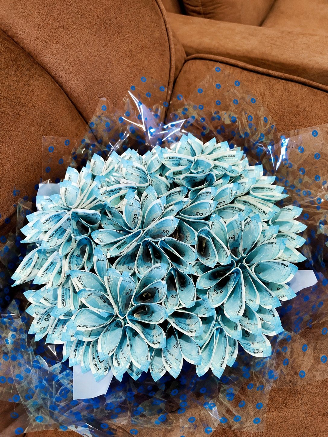 Creative money gift arrangement